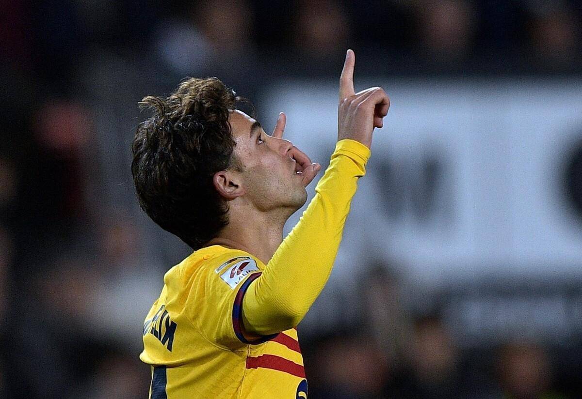 包含巴塞罗那训练开放日；赛前止住颓势引欢呼；西甲在即；年轻球员得到机会的词条