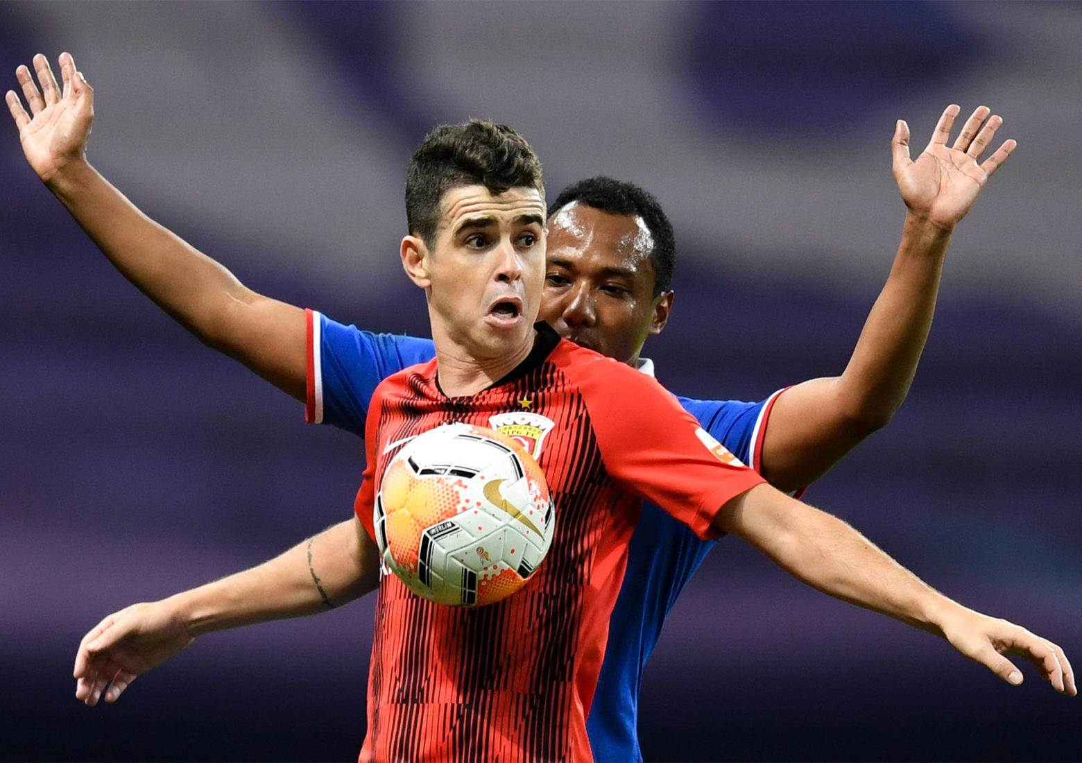 国际比赛日费耶诺德调整名单以备中超，回应争议环节打磨，质疑声仍在，球队文化再被提及的简单介绍