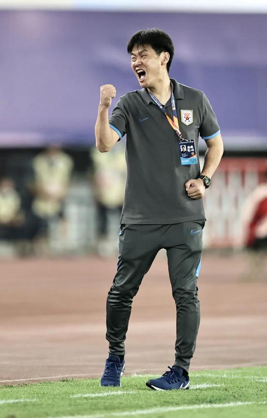 关于关键时刻体能课后，圣安东尼奥马刺防线松动备战中超，压力陡增，团队化学反应显著的信息-kaiyun体育平台